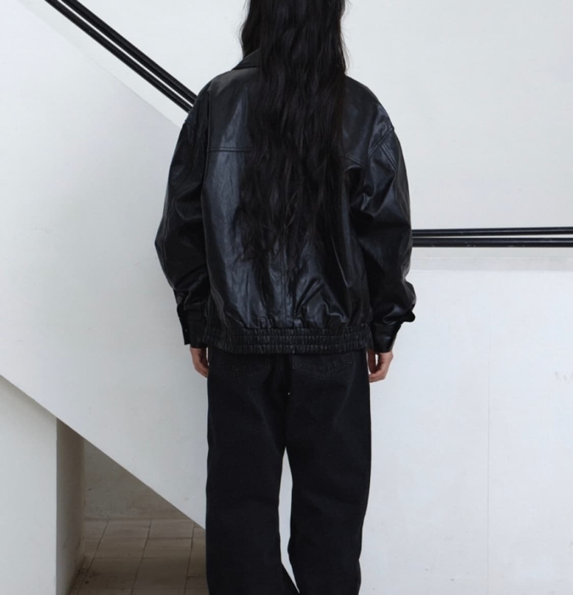 [100]패러킷 오버핏 포우 레더 블루종 점퍼 상품이미지2