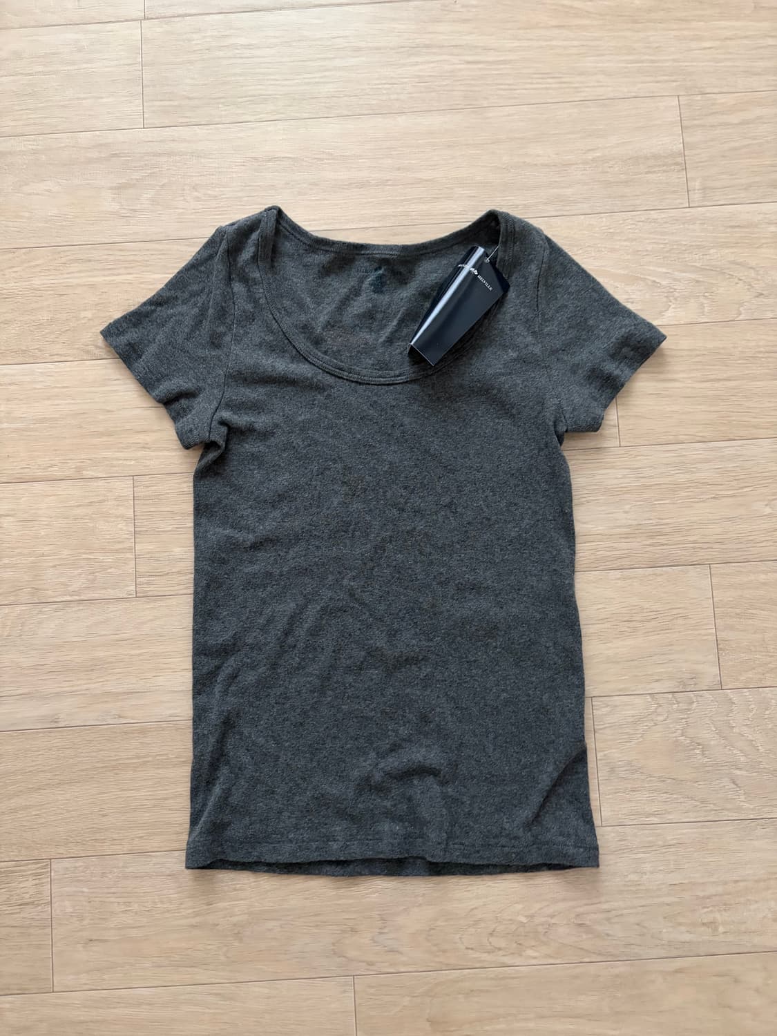 브랜디멜빌 반팔 차콜 티셔츠 상품이미지1