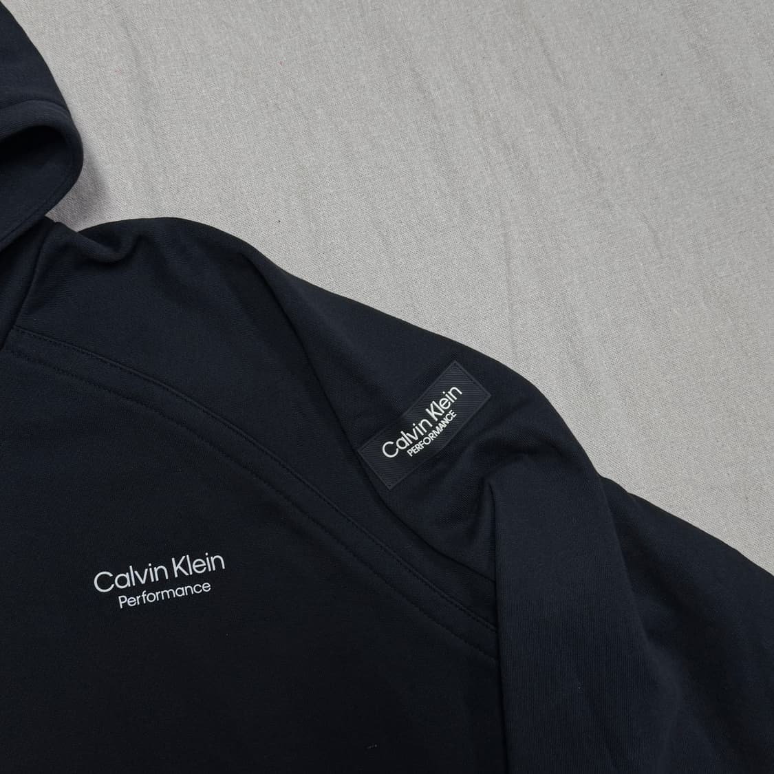 캘빈클라인 퍼포먼스 절개 패치 후드 XXL 상품이미지3