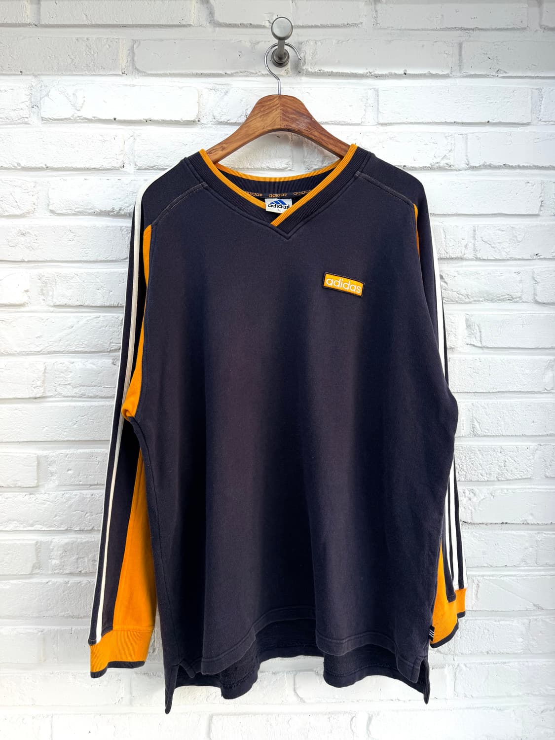 아디다스 네이비 옐로우 브이넥 스웻셔츠 상품이미지3
