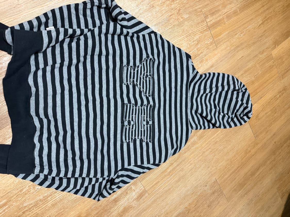 유희 아플리케 스트라이프 후드집업 차콜 상품이미지3