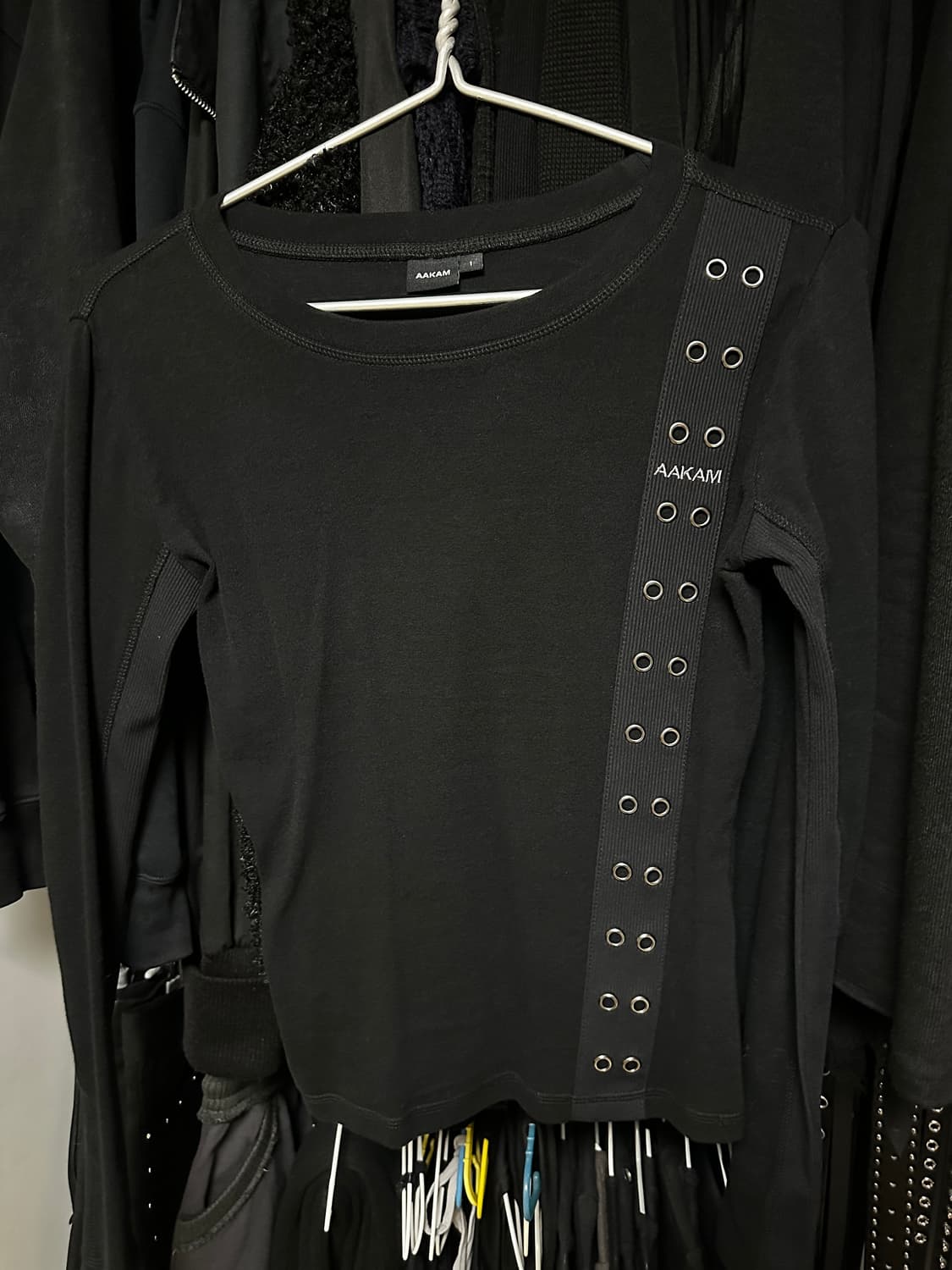 아캄 아일렛 롱슬리브 상품이미지2