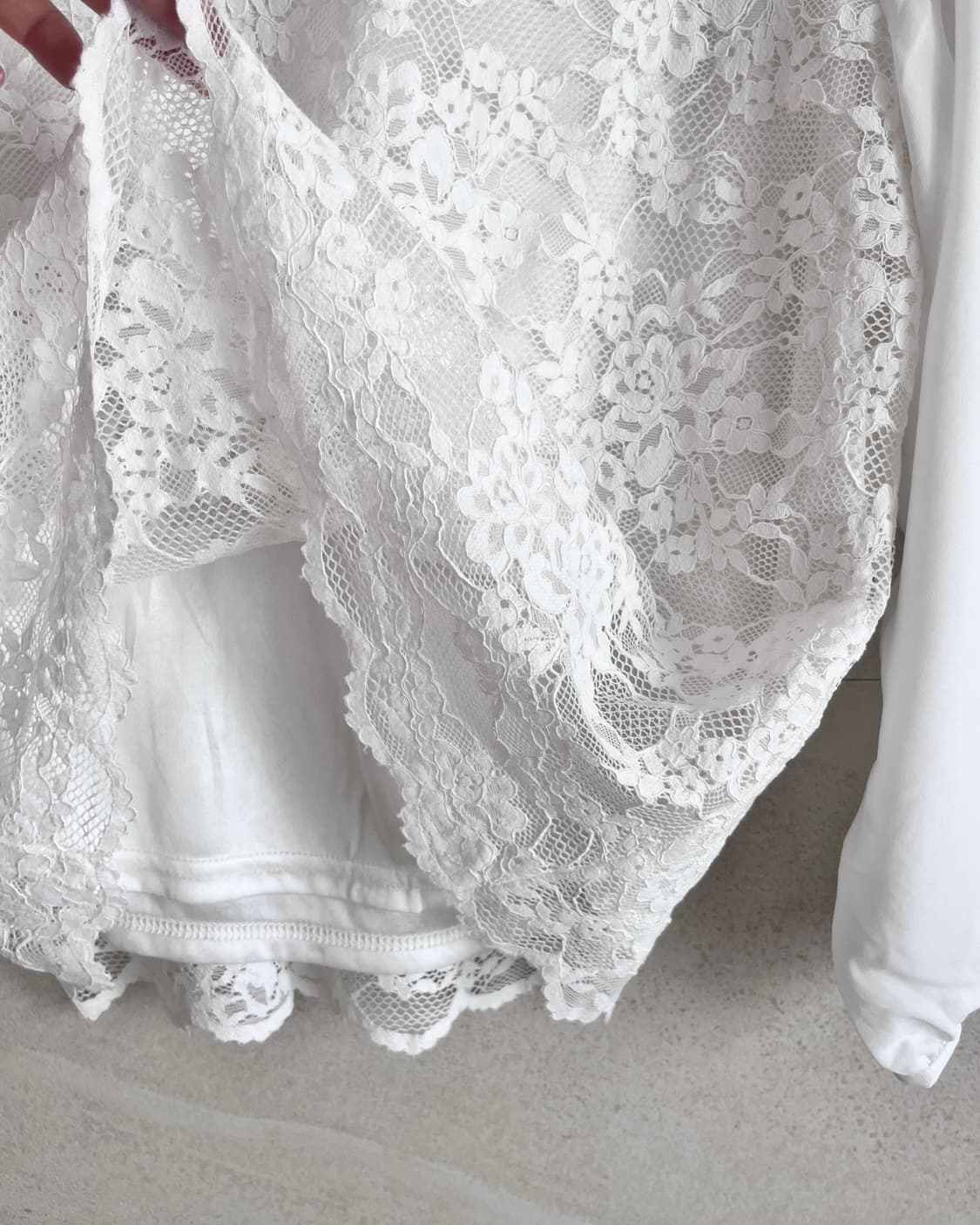 화이트 레이스 블라우스 상품이미지2