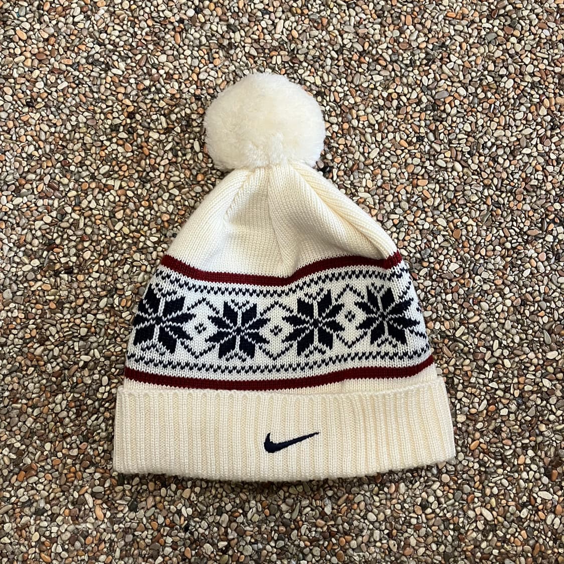 226 나이키 폼폼 방울비니 상품이미지1