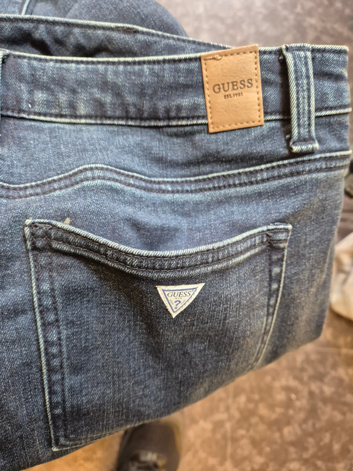 게스 여성 와이드핏 기모 데님 팬츠 29 상품이미지8