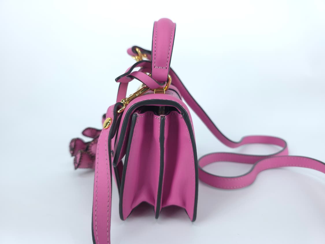 MCM 엠씨엠 비세토스 미니 트레이시 곰인형 키링 사첼백 핑크
 상품이미지4