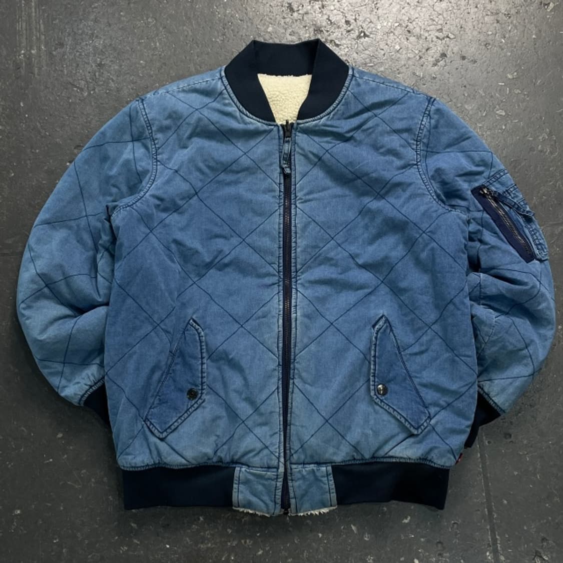 100 리바이스 리버시블 데님 퀄팅 후리스 점퍼 상품이미지1