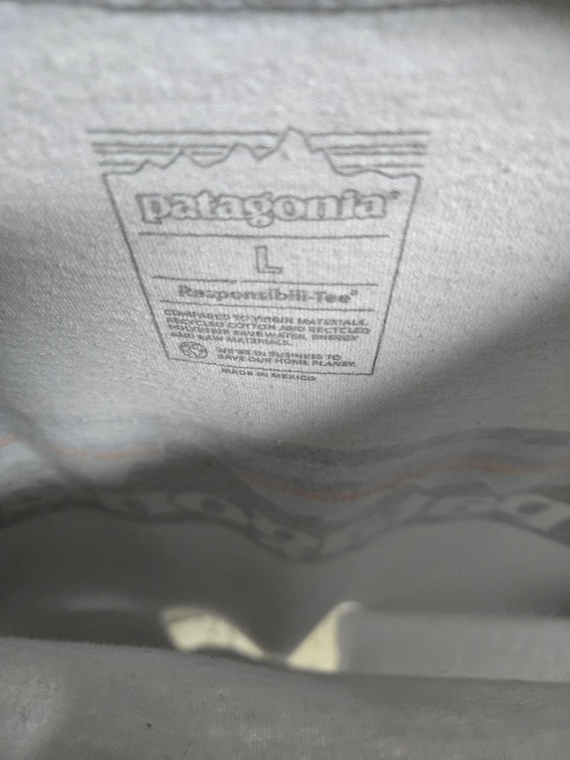 파타고니아 반팔티 화이트 L사이즈 상품이미지5