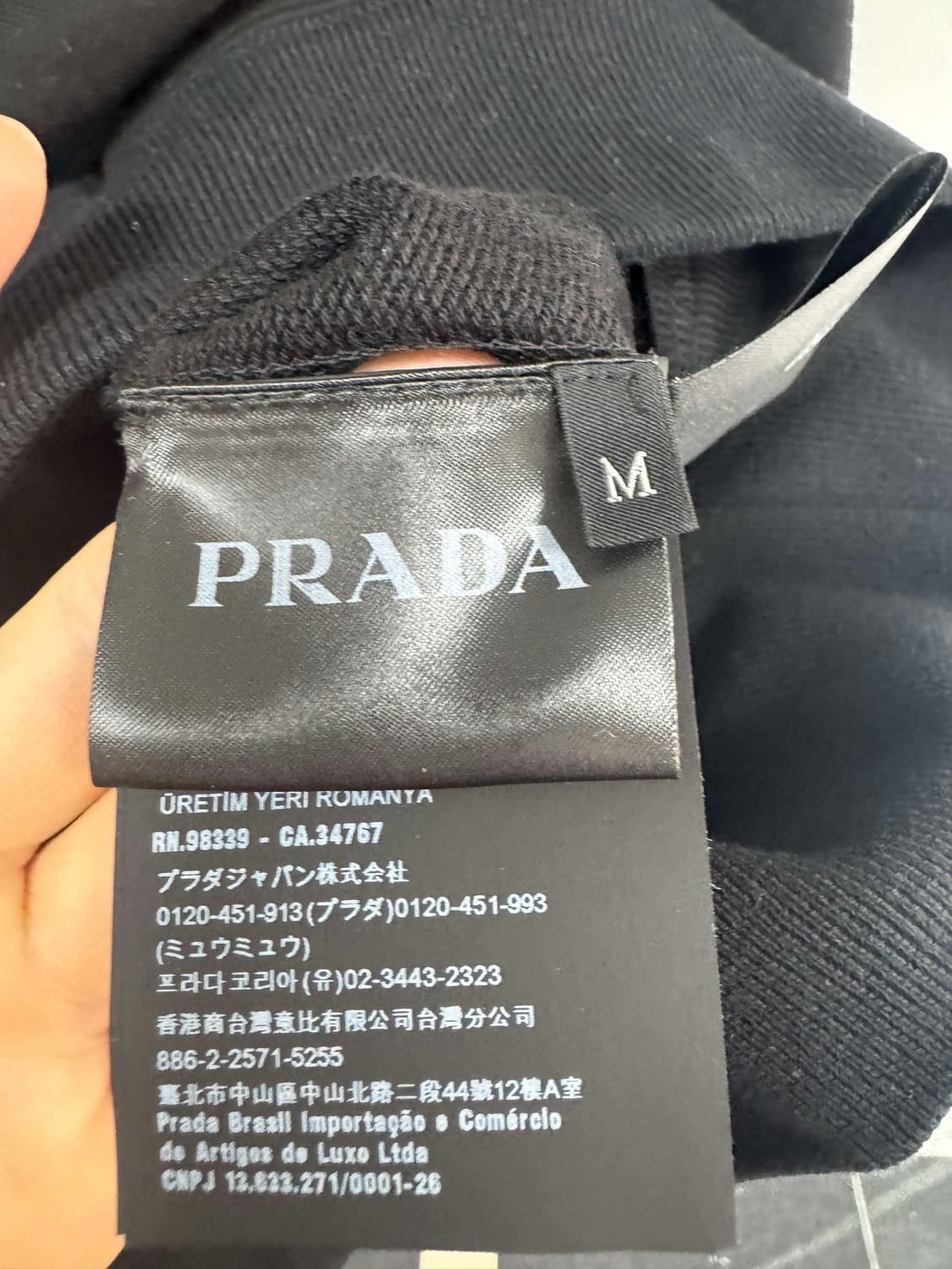 새상품 프라다 로고 맨투맨 M  상품이미지3