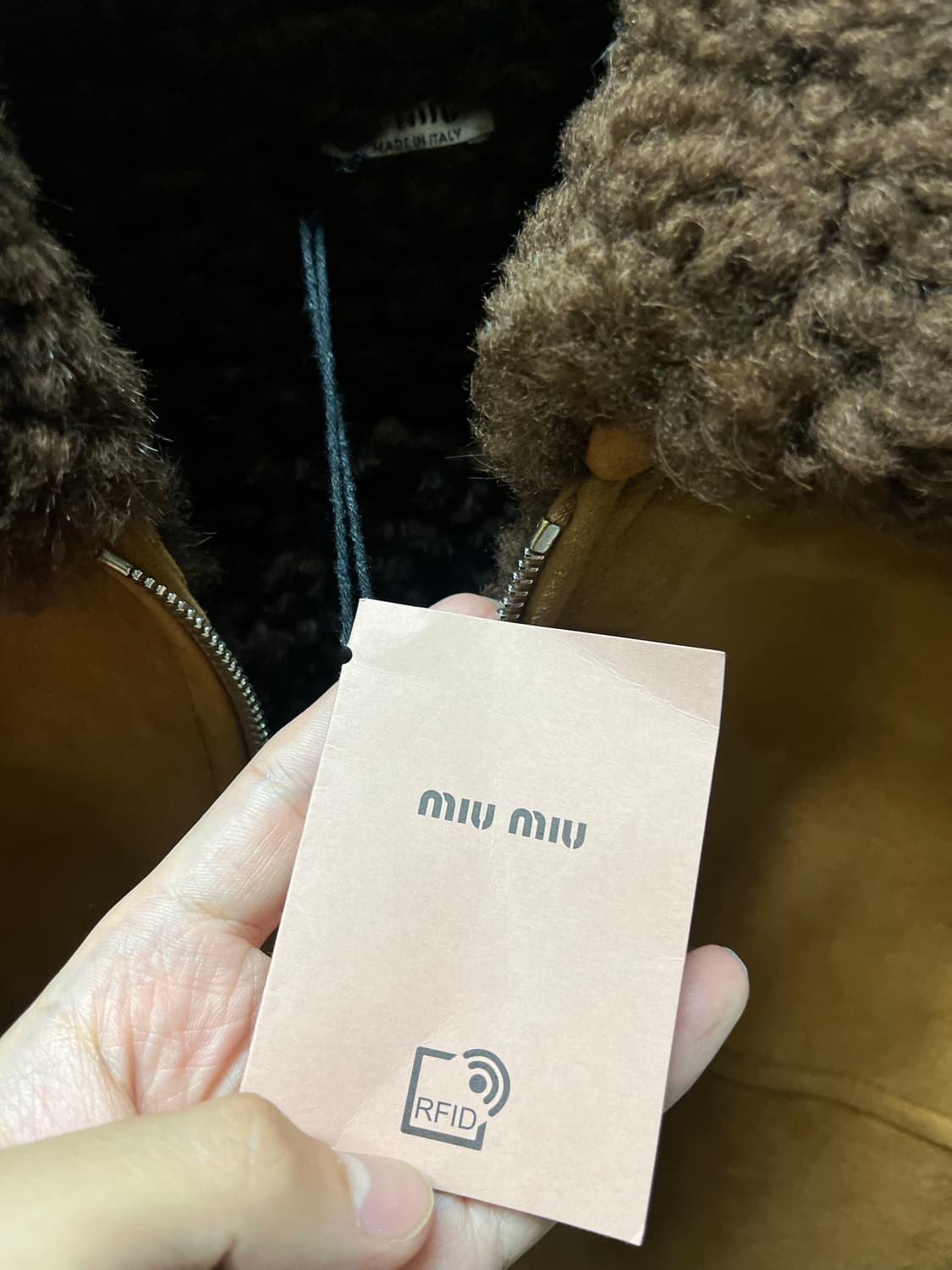 Miu miu 미우미우 무스탕 판매합니다 상품이미지5