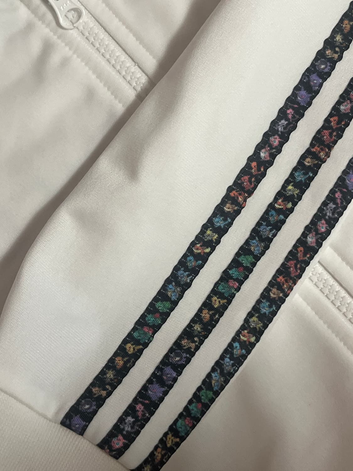 아디다스 포켓몬 디테일 트레이너 져지 상품이미지3