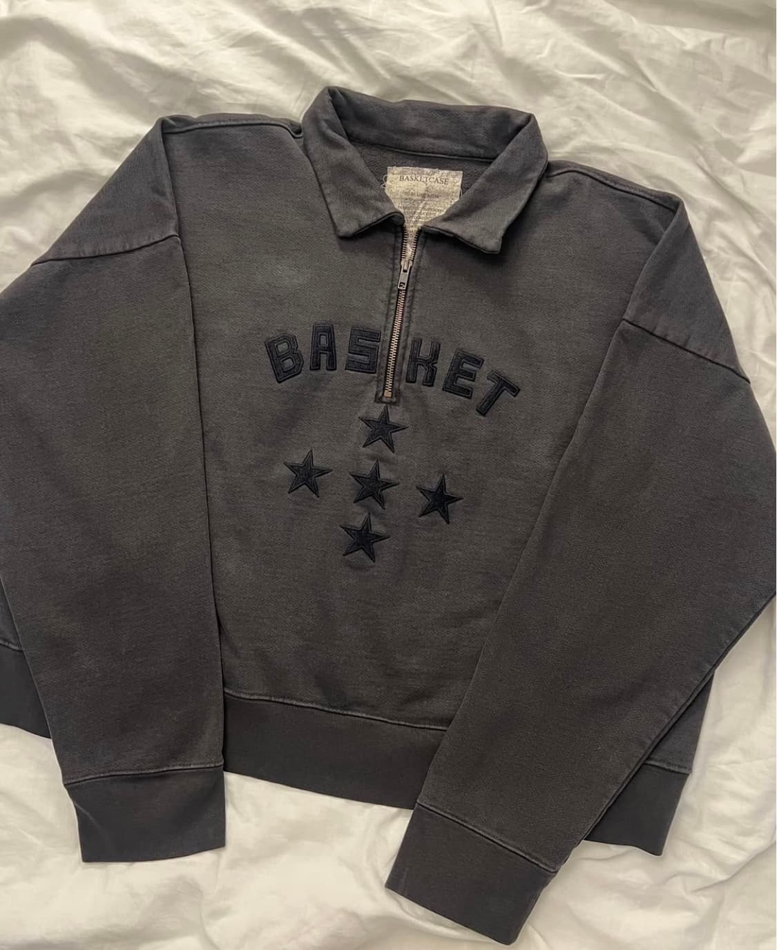 basketcase spellout 쿼터집 반집업 M 상품이미지1