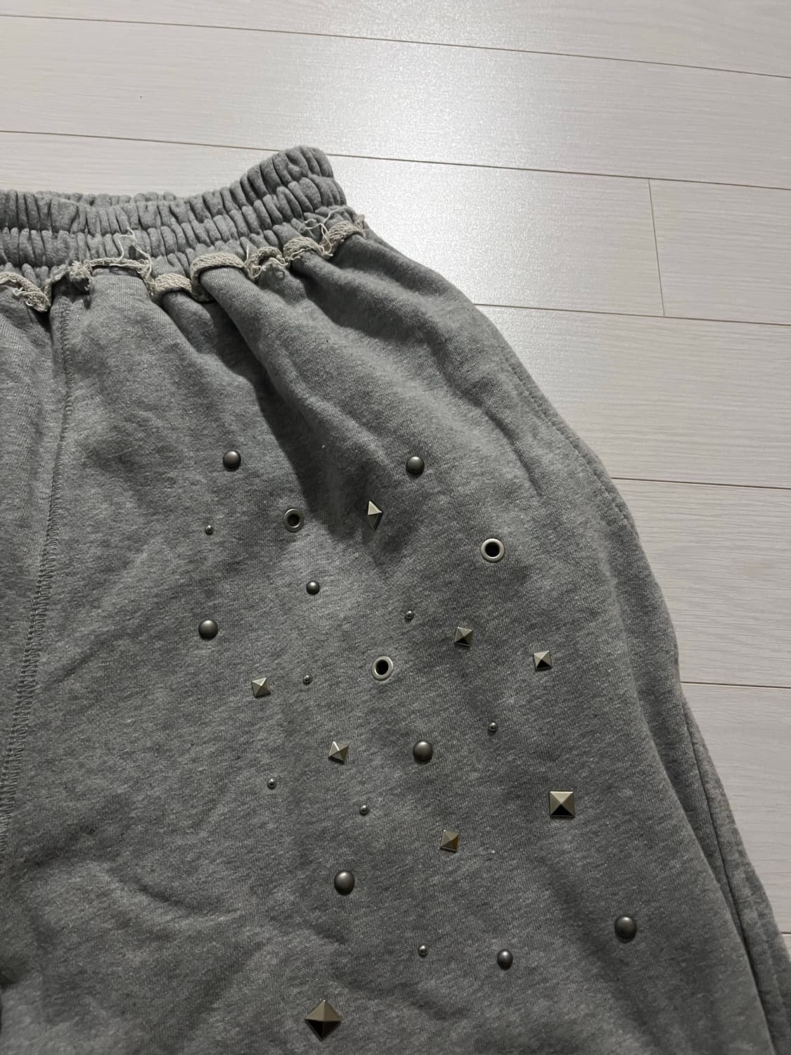 알디유 스터드 팬츠 그레이 상품이미지2