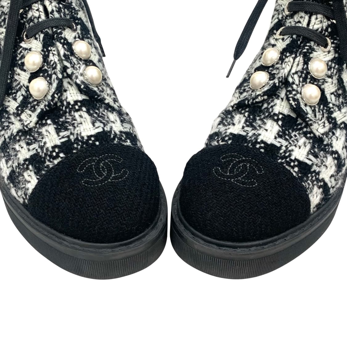 샤넬 트위드 진주 레이스업 앵클 부츠 상품이미지5