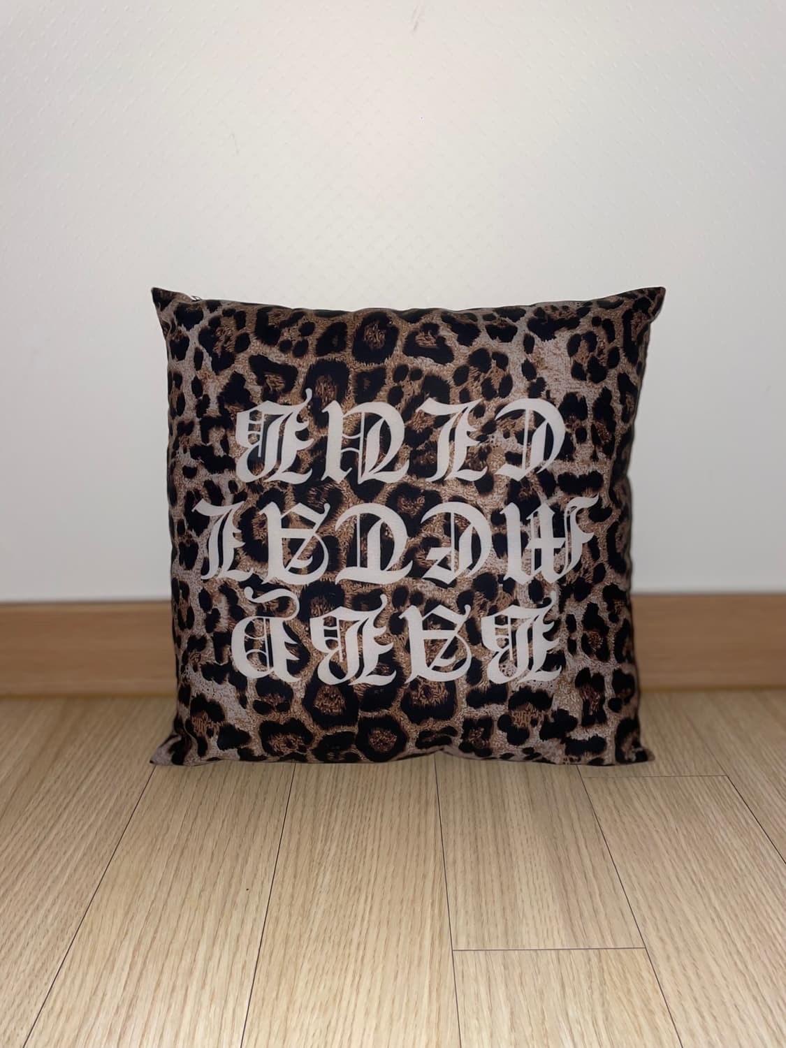 베이비메탈클럽 BMC 레오파드 쿠션 상품이미지1