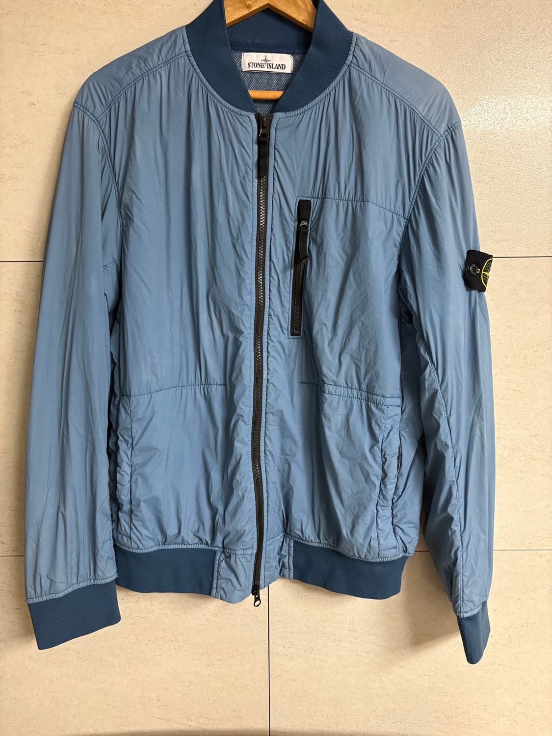 스톤아일랜드 스킨터치 나일론 폴라텍 블루종 상품이미지1