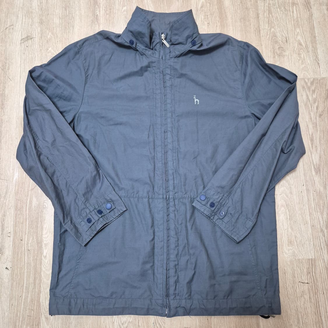 헤지스 자수로고 바람막이 집업자켓 상품이미지1