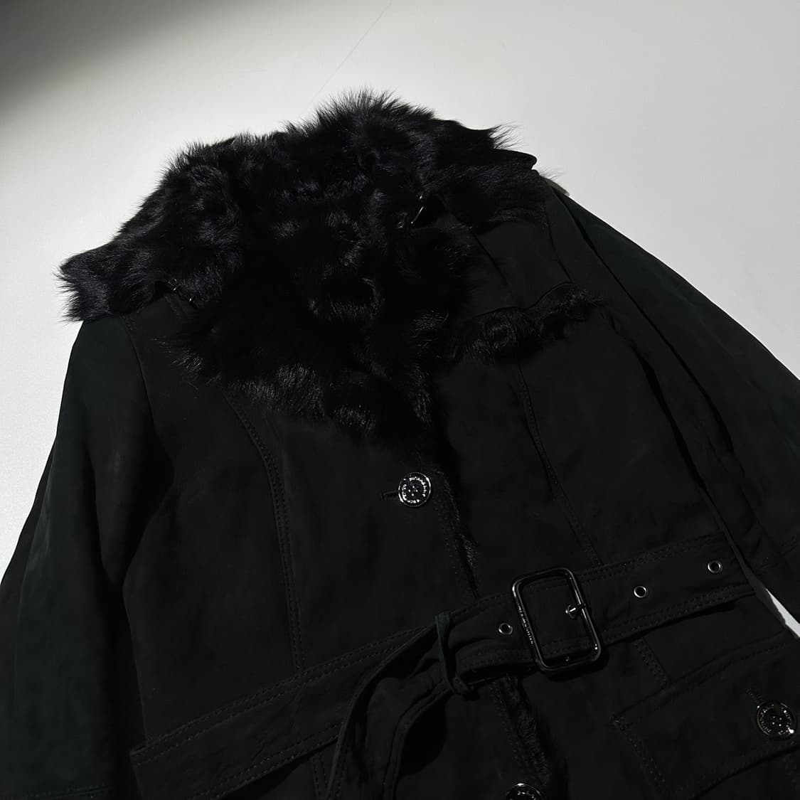 버버리 램스킨 시어링 무스탕 은장버튼 싱글 로브 코트  상품이미지5