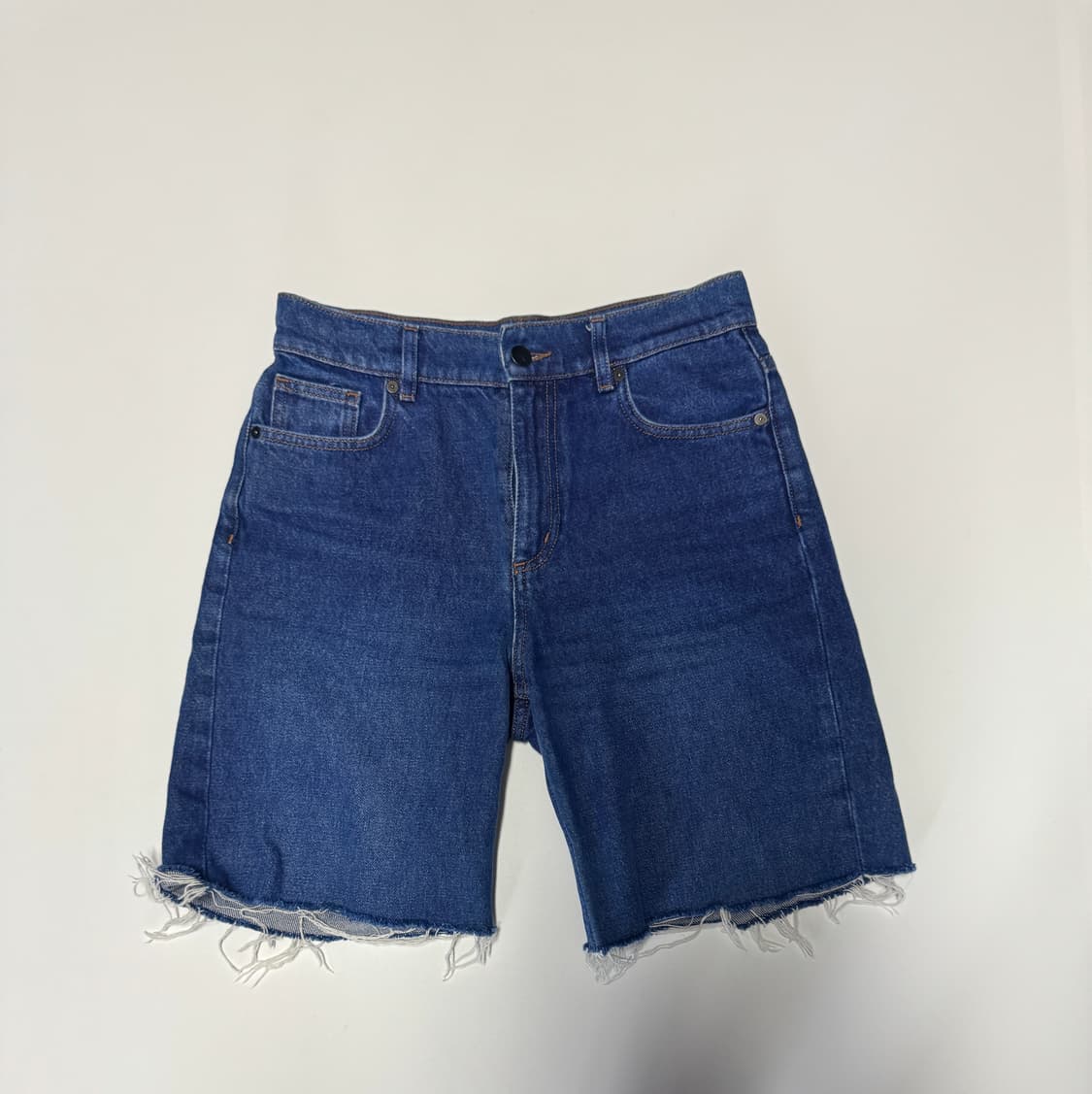여성 cos 코스 밑단 컷오브 데님 반바지 상품이미지1