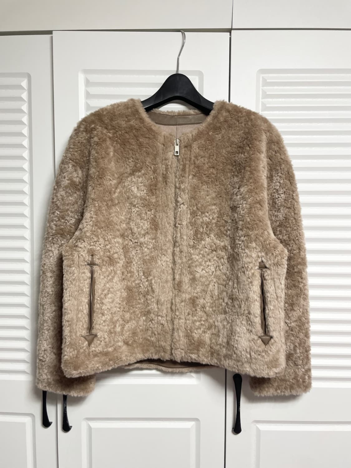 아떼바네사브루노 무스탕 상품이미지1