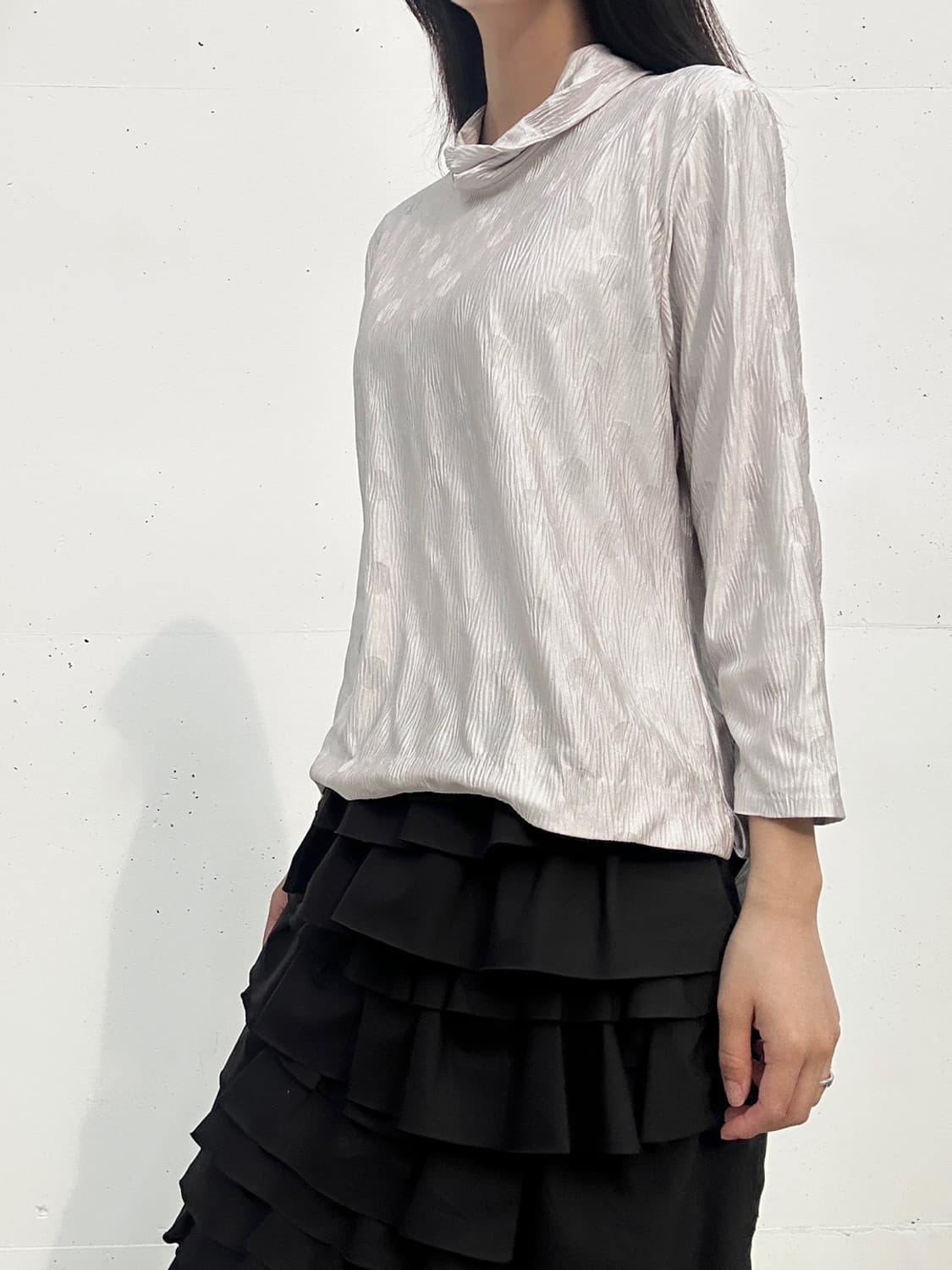 Silky dot mock neck top / grey 상품이미지6