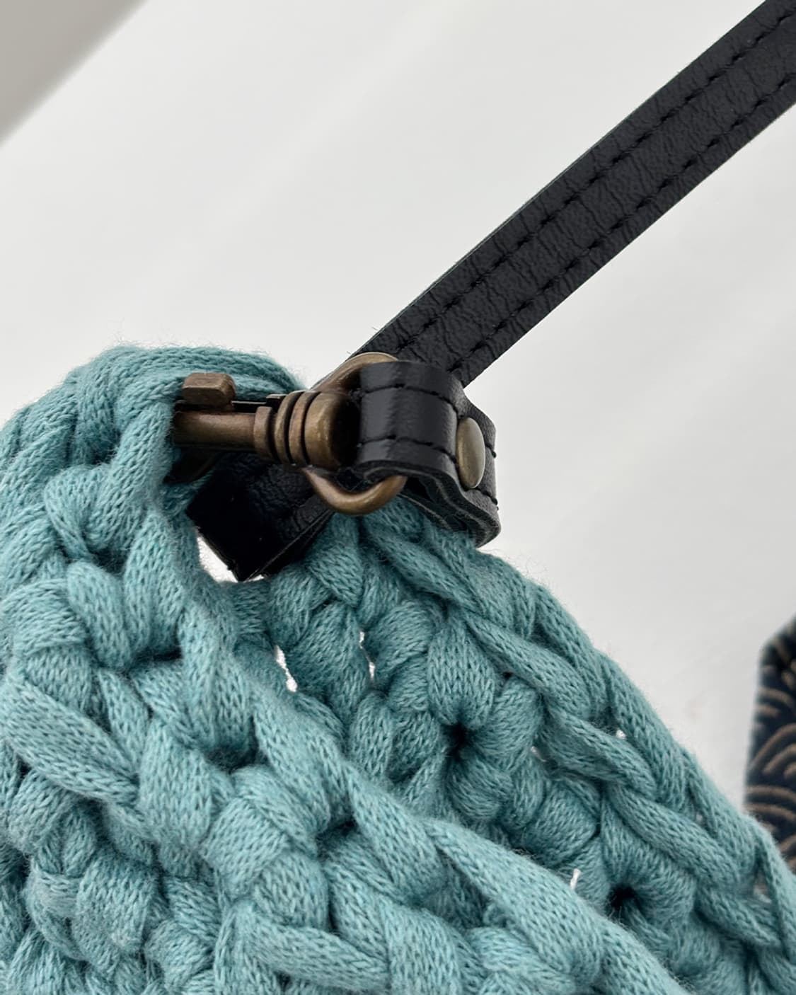 애쉬 아쿠아 콘트라스트 배색 위빙 빈티지 크로스 백 상품이미지5