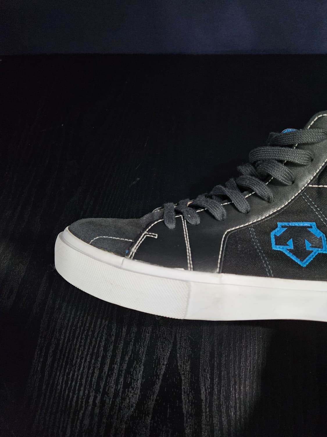 데상트 블랙컬러 남성 260 하이탑 스니커즈  상품이미지6