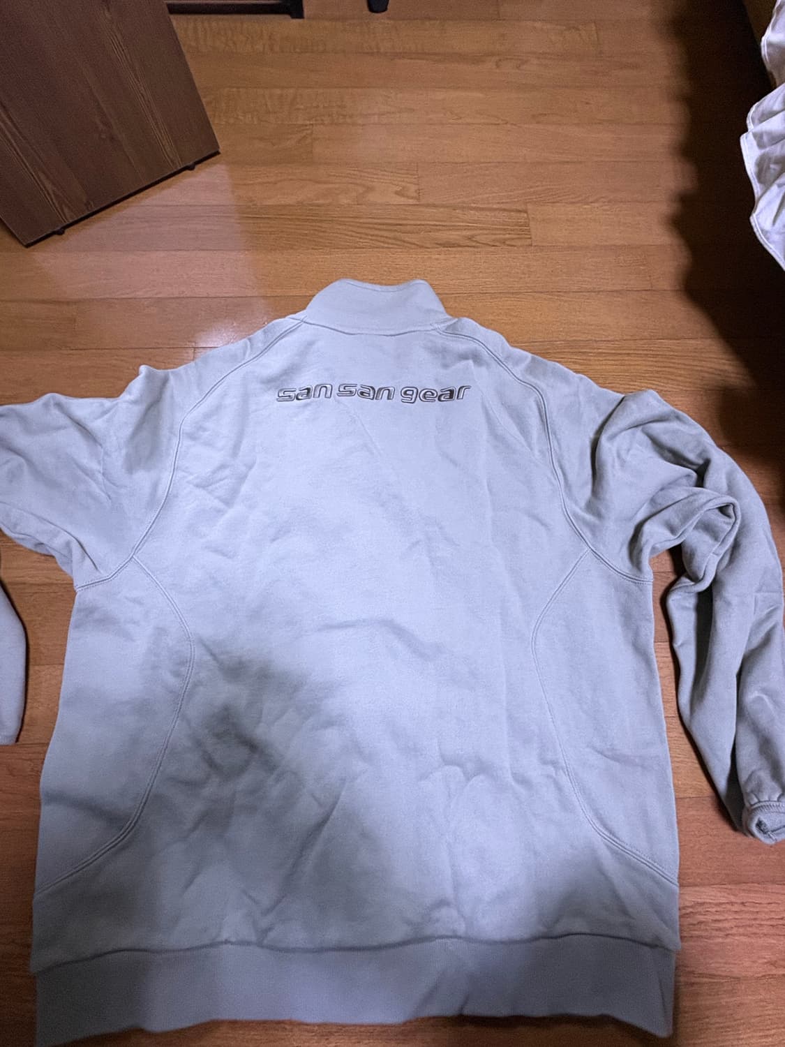 산산기어 스웻집업 탄 3사이즈 판매합니다. 상품이미지2