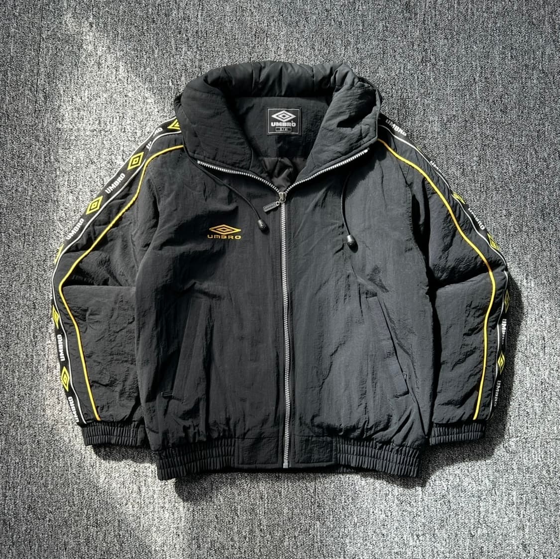 엄브로 올드스쿨 바람막이 점퍼 셋업 상품이미지2