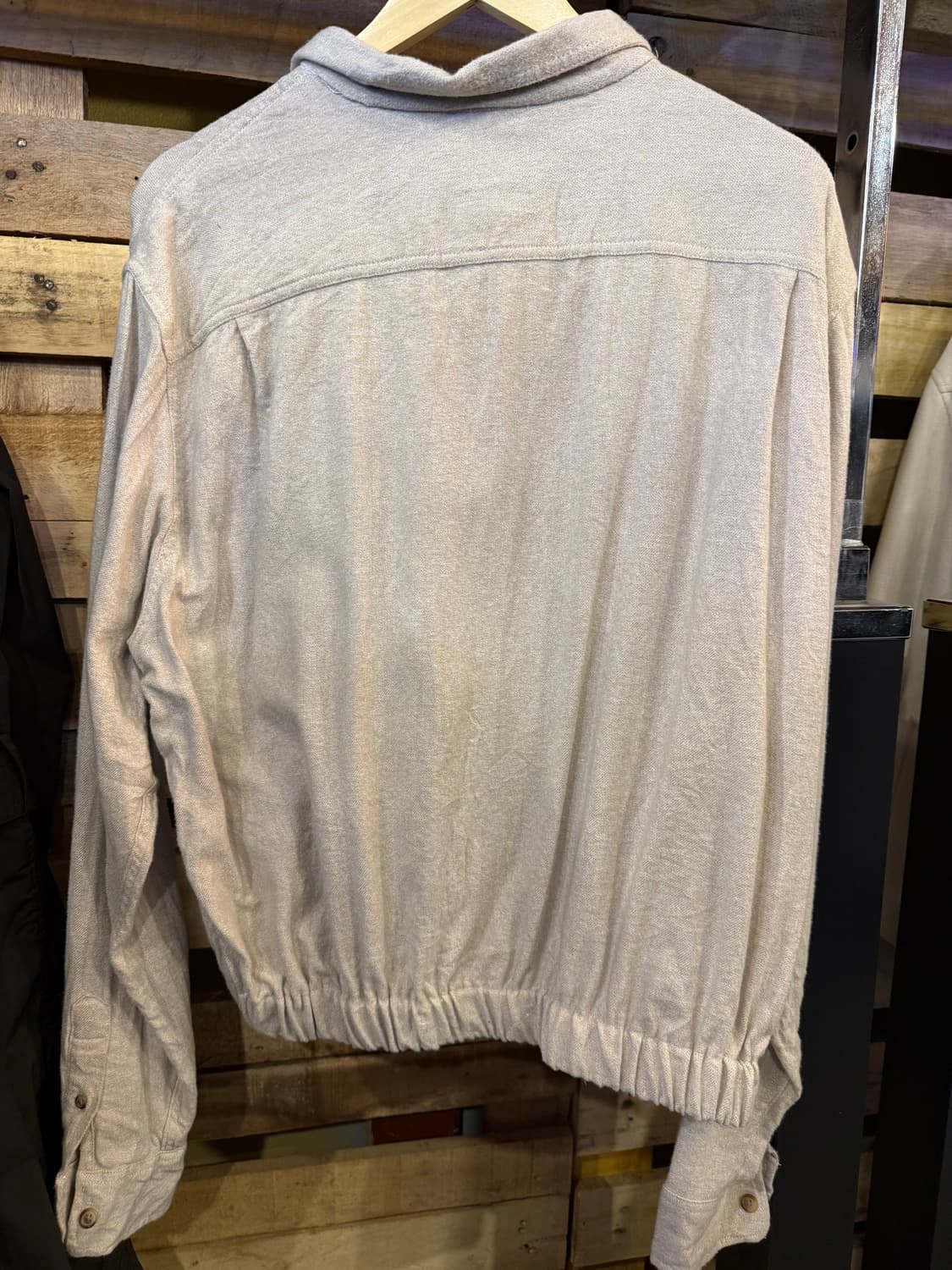 칼하트 오트밀 리메이크 크롭 셔츠 자켓 상품이미지3