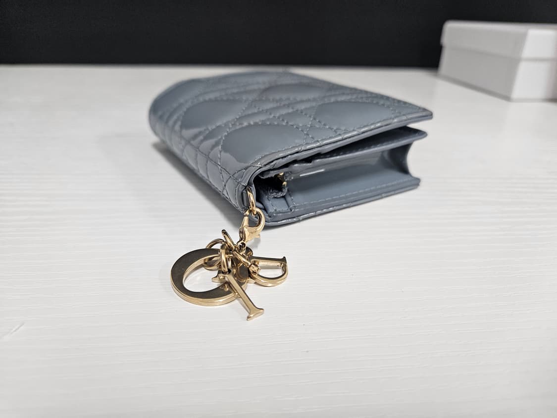 디올 레이디 까나쥬 반지갑(상태좋음 영수증포함 풀구성) 상품이미지5