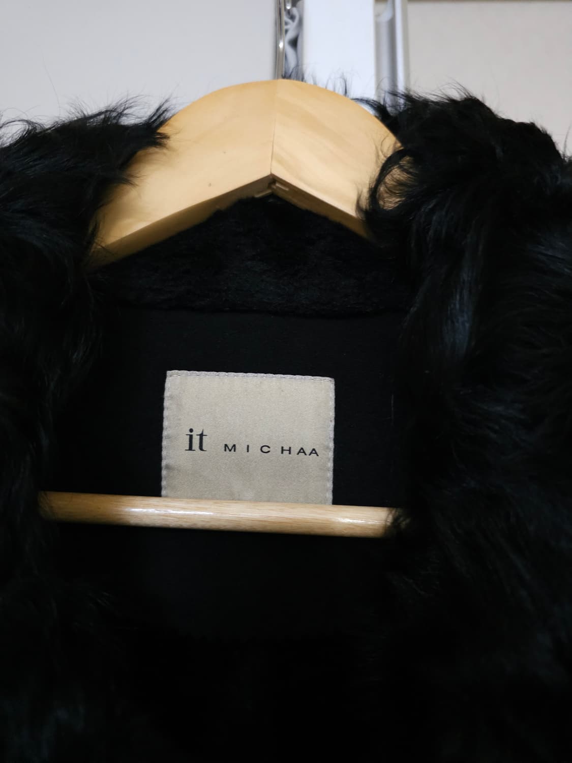 it MICHAA 잇미샤 블랙 양털 무스탕 코트 상품이미지3