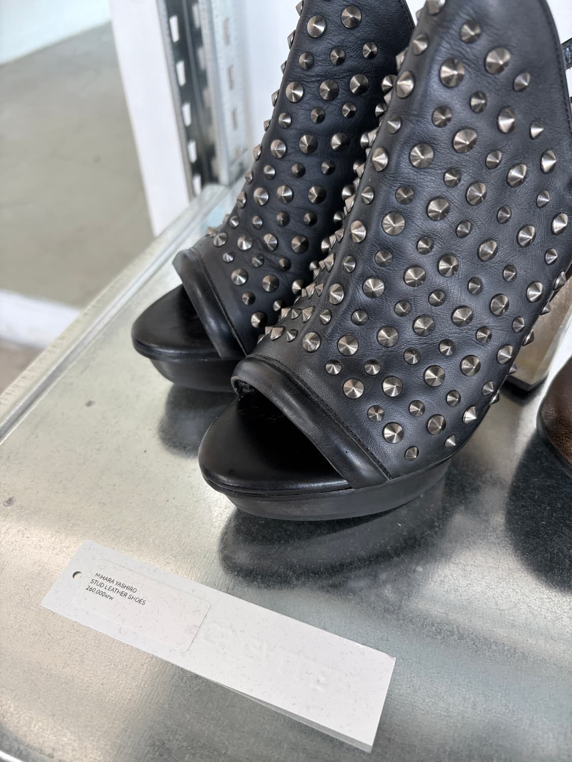 미하라 야스히로 멀티 스터드 레더 슈즈 상품이미지2