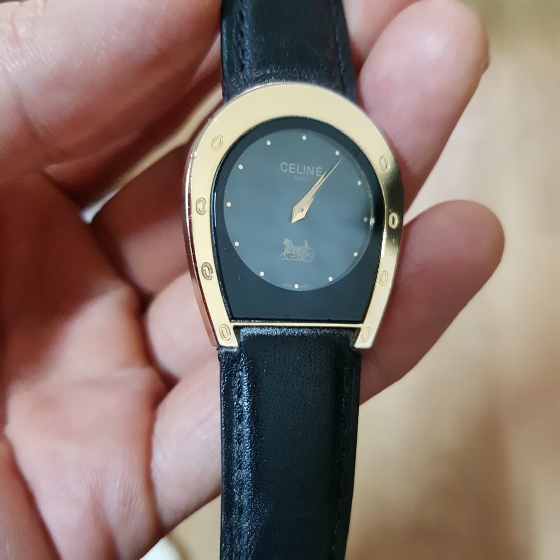 셀린느 레어템 말굽시계 팝니다 블랙다이얼 상품이미지9