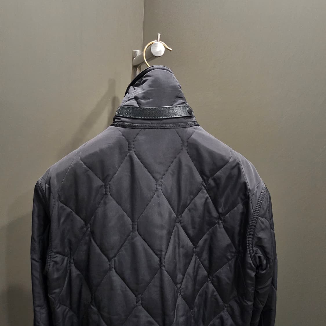 톰포드 시어링 레더트리밍 퀄팅 보머자켓 상품이미지6