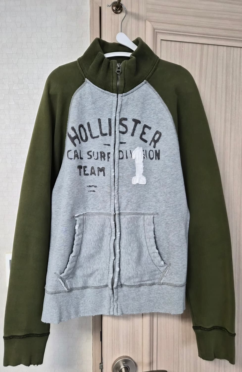 홀리스터 카키 집업 상품이미지1