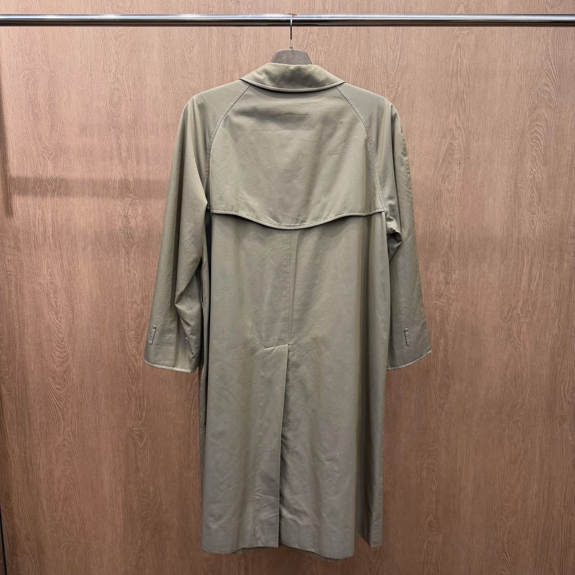 버버리 코튼 싱글 롱 코트 히든 버튼업 디테일 레귤러핏 베이지 상품이미지3