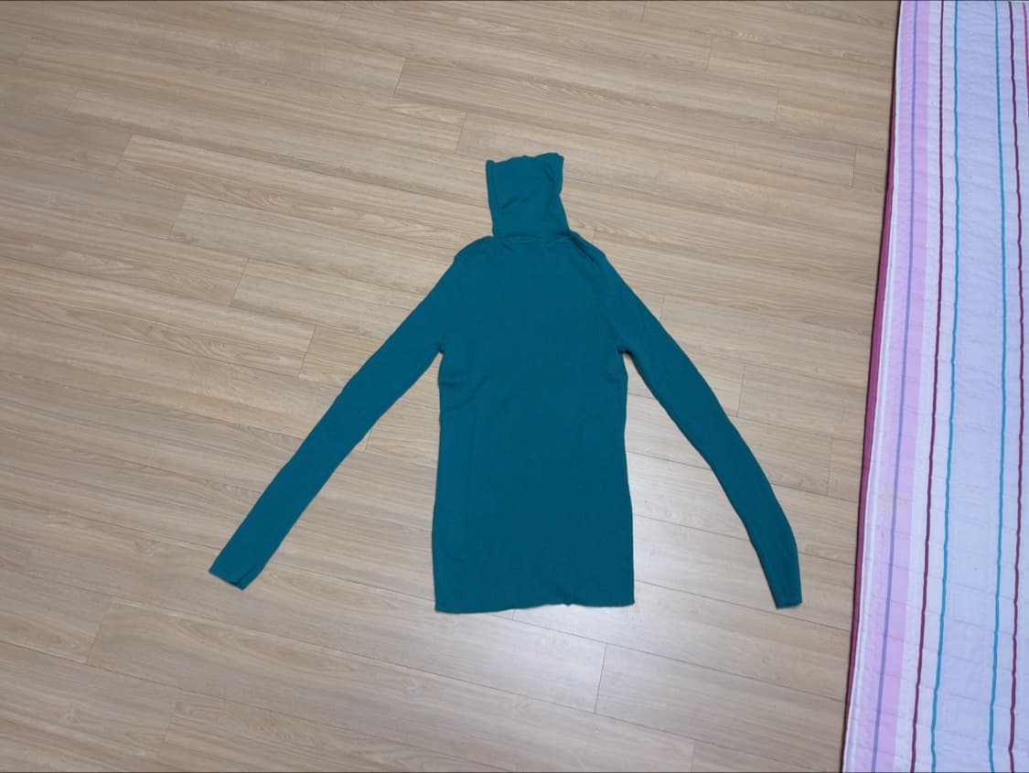 유니클로 재팬 터틀넥 니트 상품이미지2