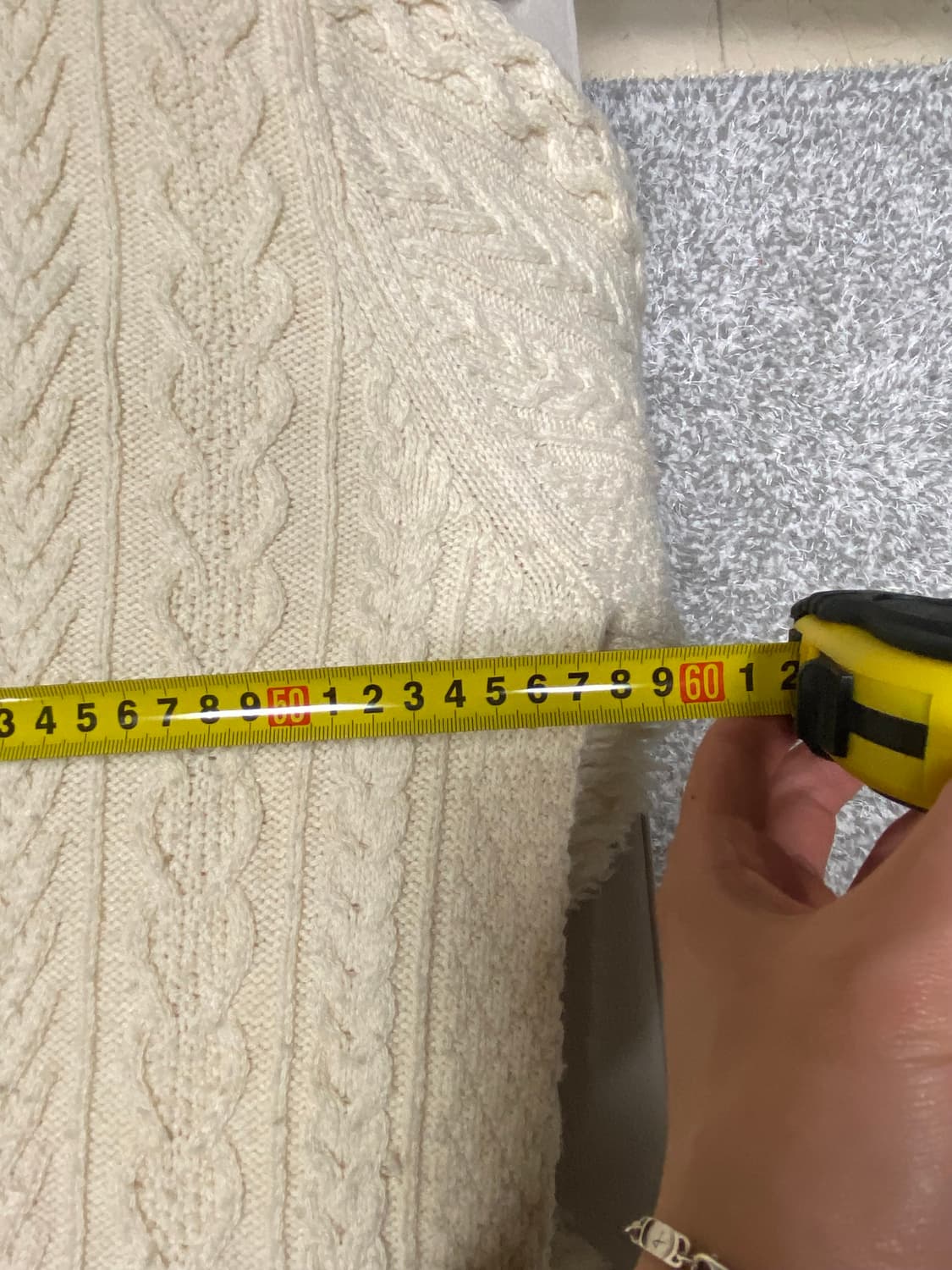 유니클로 니트 XL 세 개에 12000 원. 상품이미지6