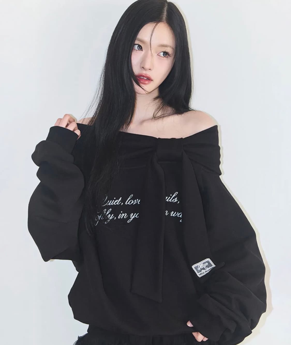 일리고 퓨어 보우 오프숄더 맨투맨 블랙 상품이미지1