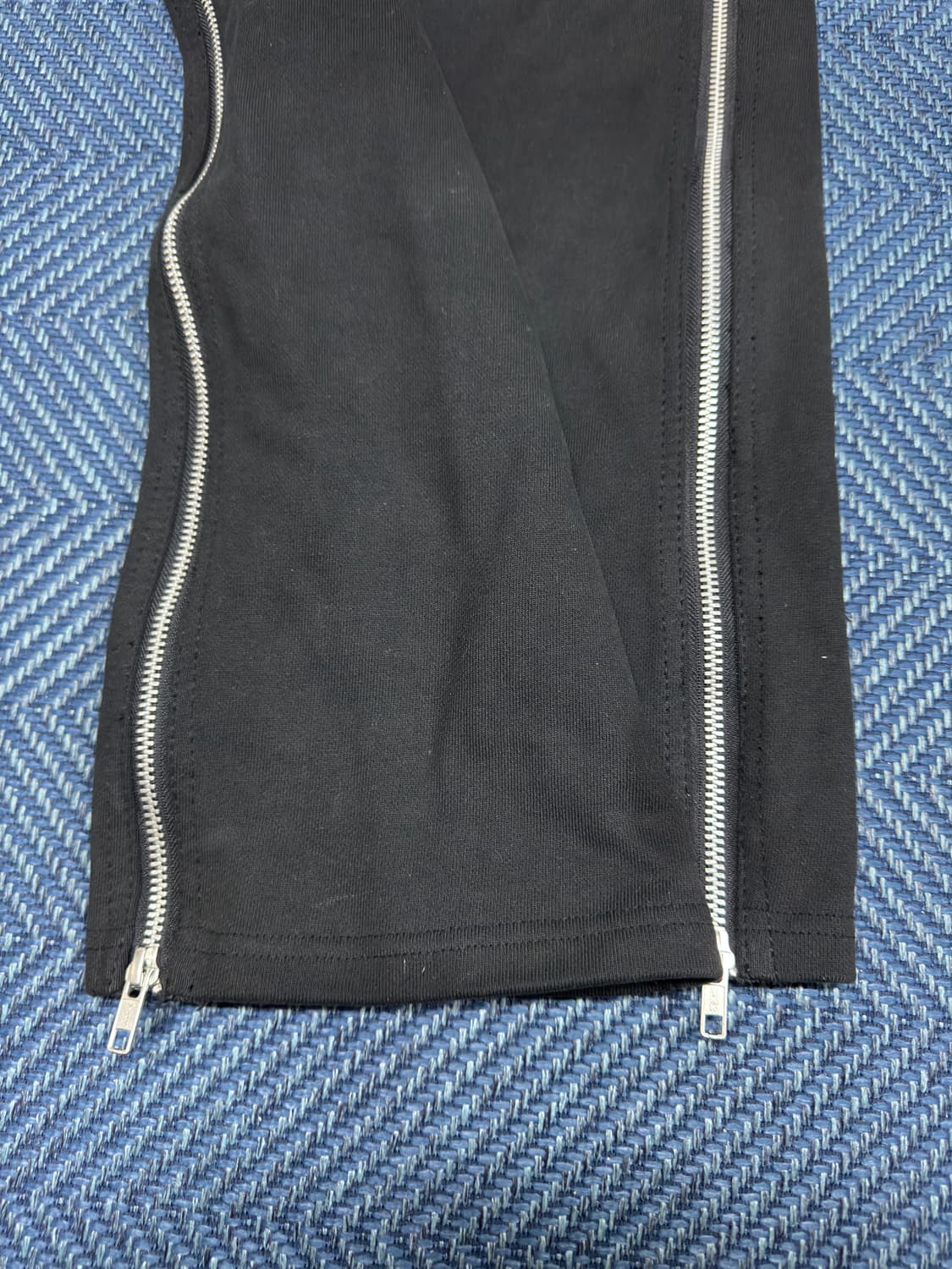 드로스트링 사이드 지퍼 배기팬츠  상품이미지4