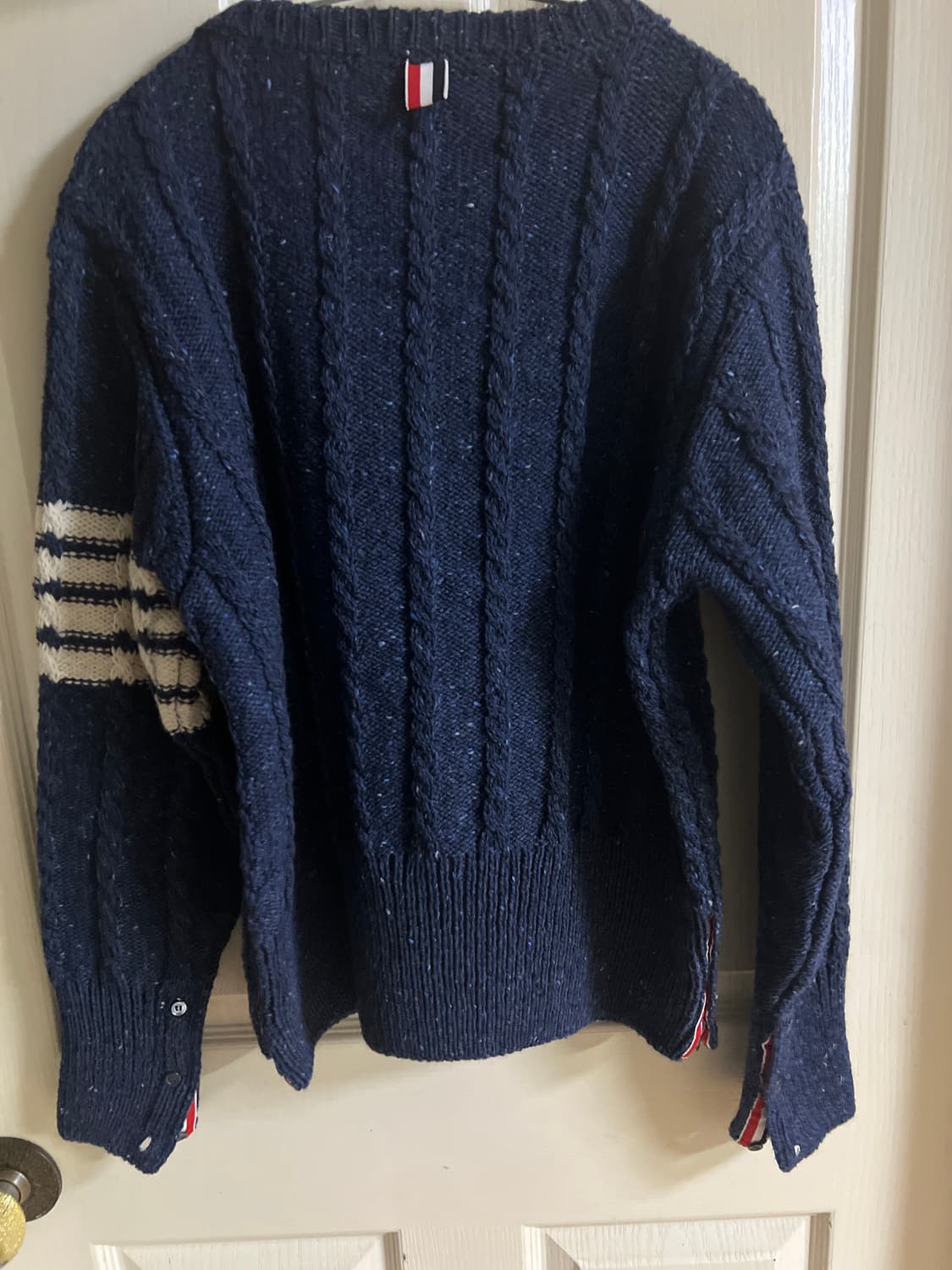 톰브라운 도네갈 트위스트 케이블 사선 클래식 크루넥 풀오버 블루 상품이미지2