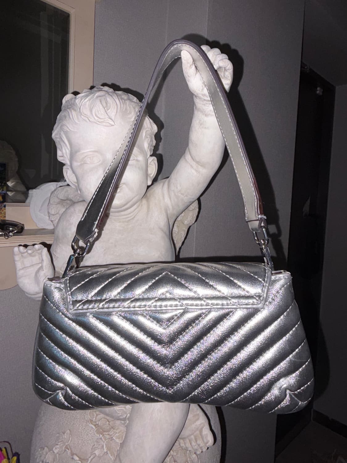 게스 숄더백 상품이미지2