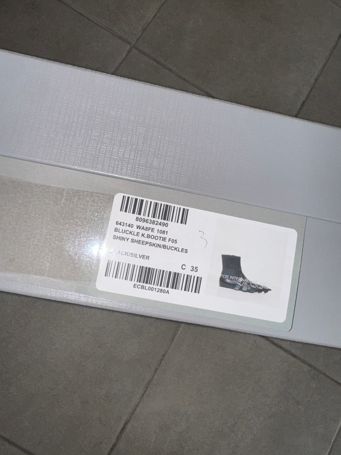 발렌시아가 플랫 나이프 버클 부츠 상품이미지6