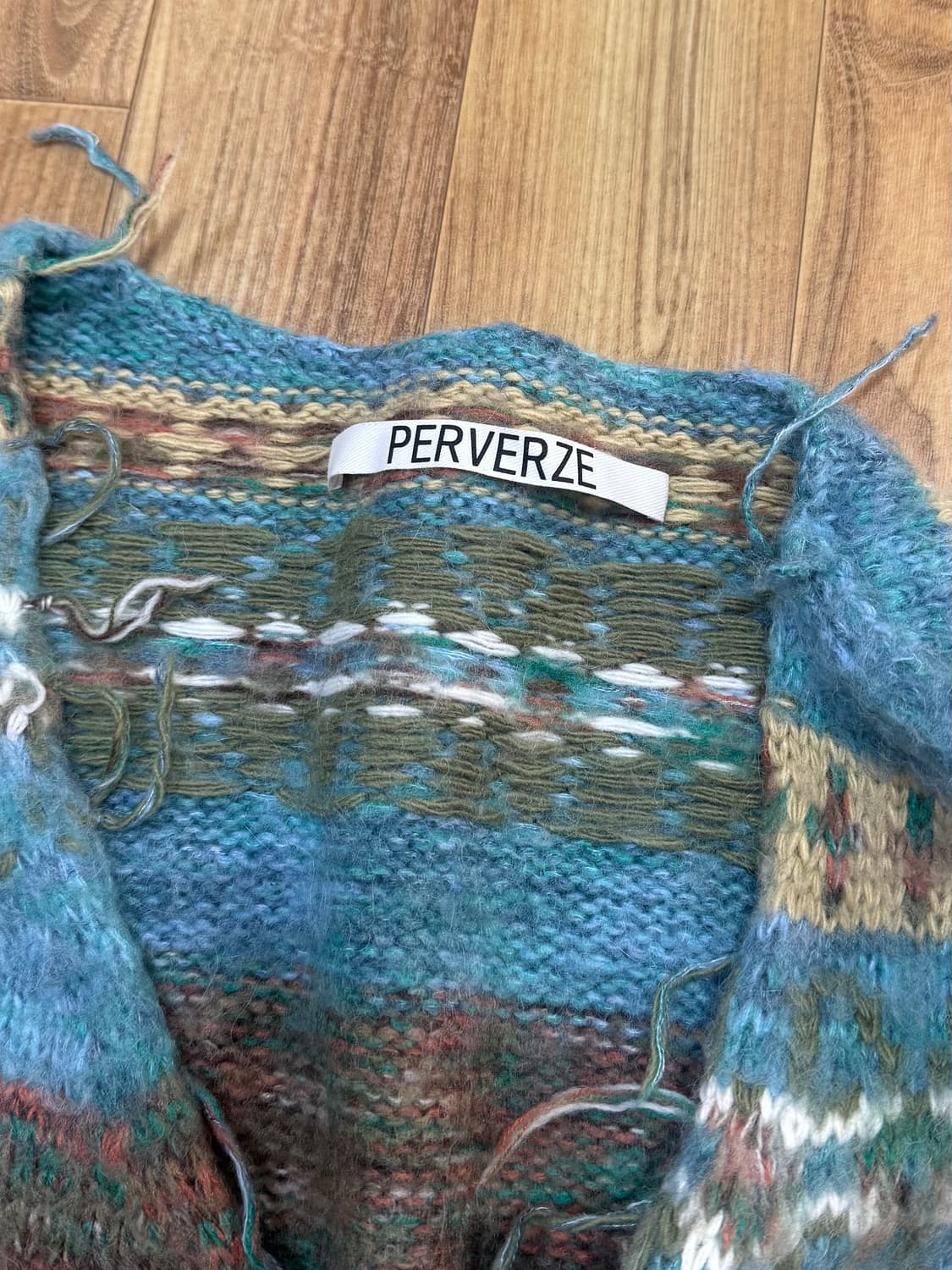 퍼버즈 블렌드 보더 모헤어 가디건 블루 상품이미지5