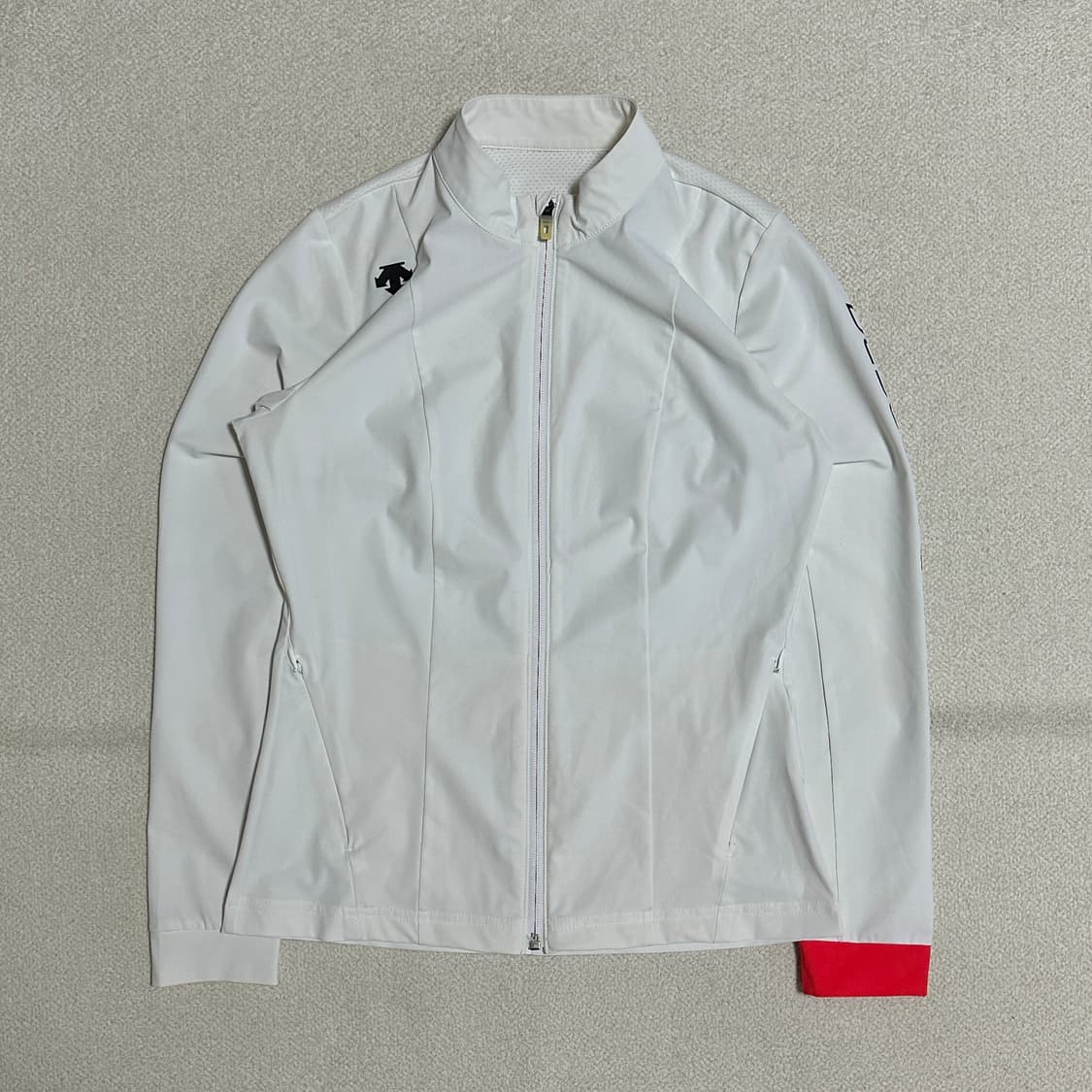 데상트 여성 런 플리스 집업 상품이미지2