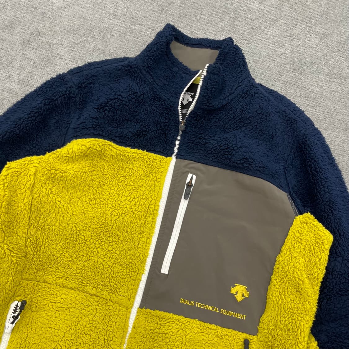 100 데상트 플리스 자켓 상품이미지2