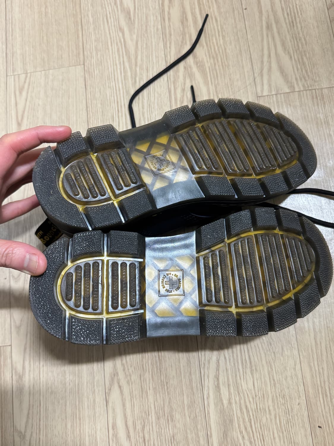 닥터마틴 리더 블랙 판매합니다  상품이미지4