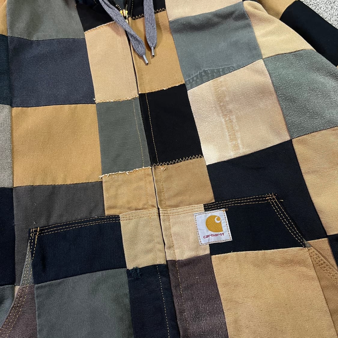 칼하트 리메이크 패치워크 후드 자켓 상품이미지3