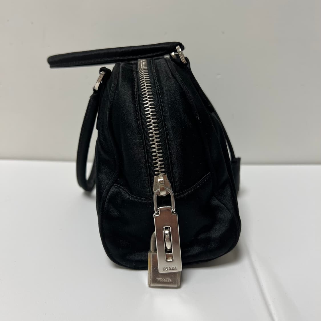 PRADA 프라다 미니 볼링백 상품이미지9